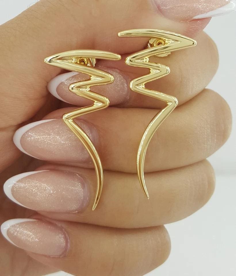 Tiffany & Co Paloma Picasso 18K Yellow Gold Zig Zag Earrings 5.5 Grams 1.39"