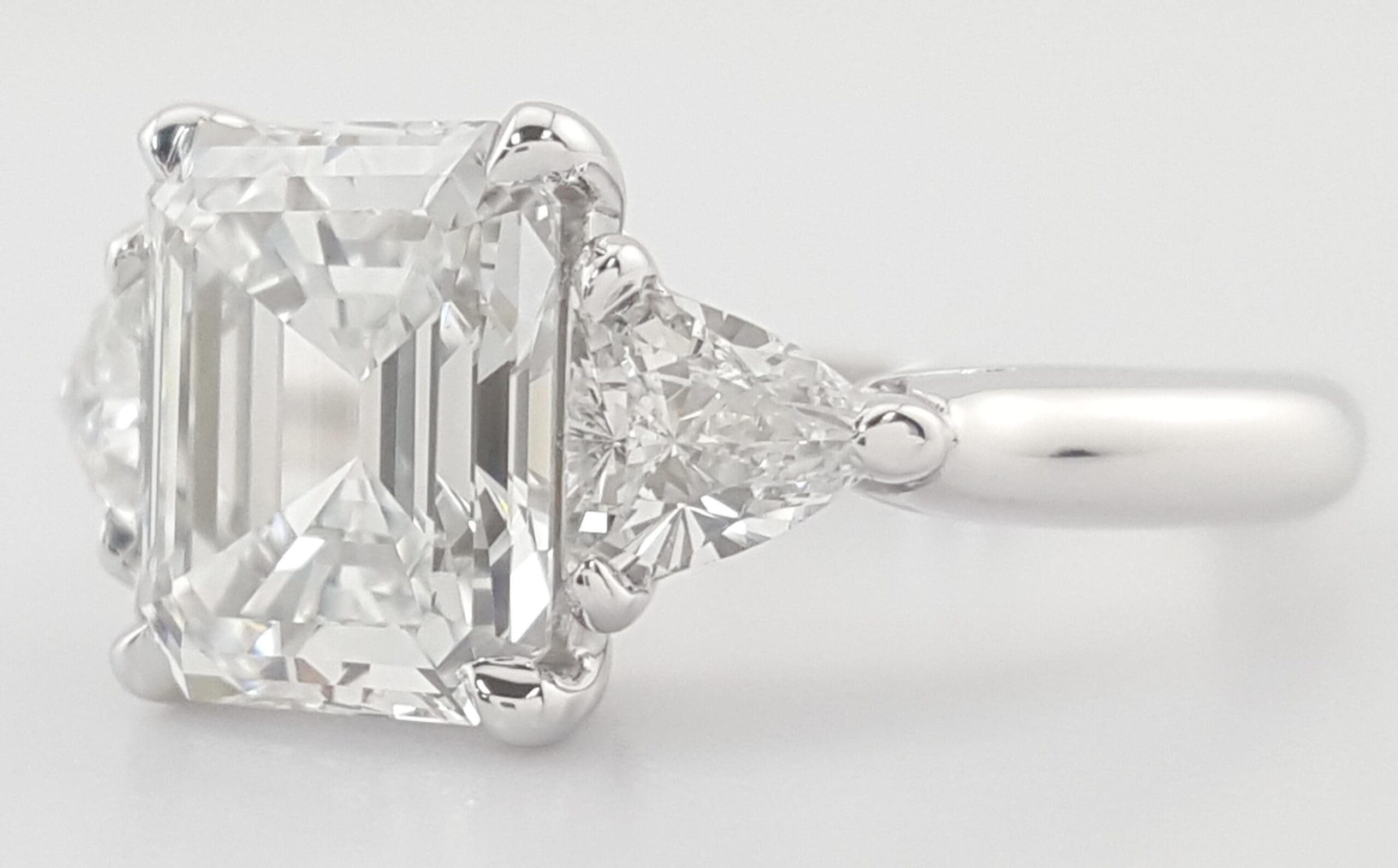 Tiffany & Co. Three Stone Emerald Diamond Engagement Ring 2.69 ct Retail $75K