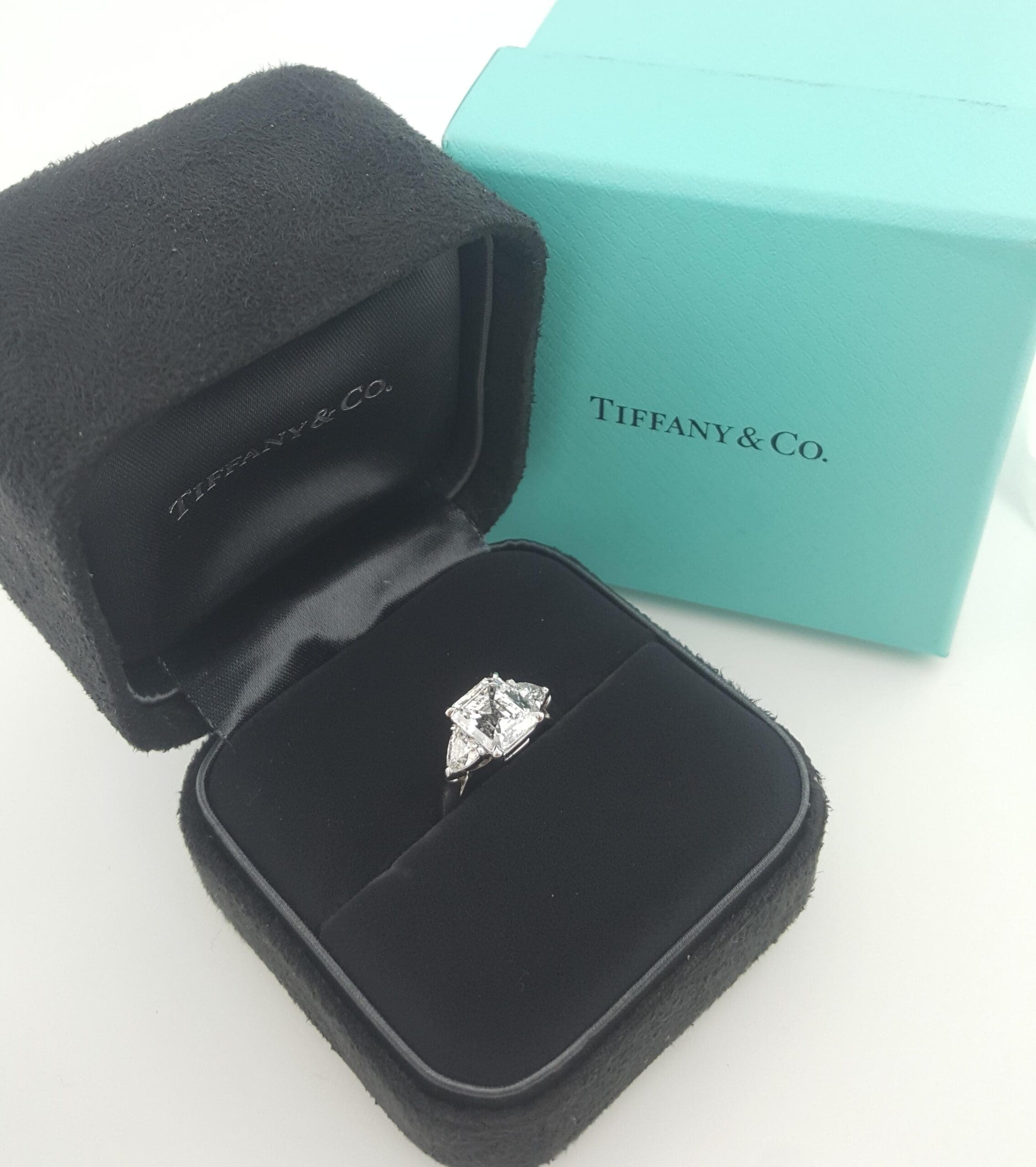 Tiffany & Co. Three Stone Emerald Diamond Engagement Ring 2.69 ct Retail $75K