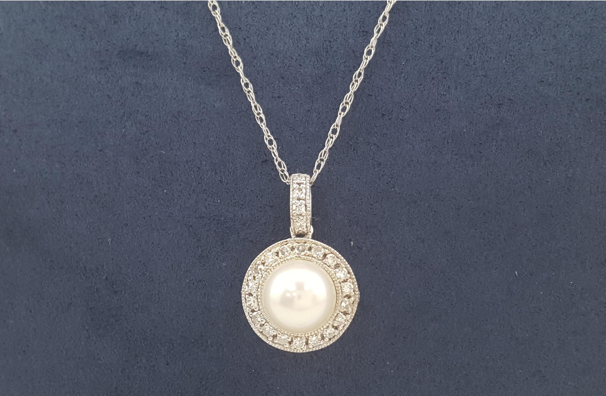 Akoya Pearl & Diamond Halo Pendant Necklace 0.12 ct 14K Gold 20"