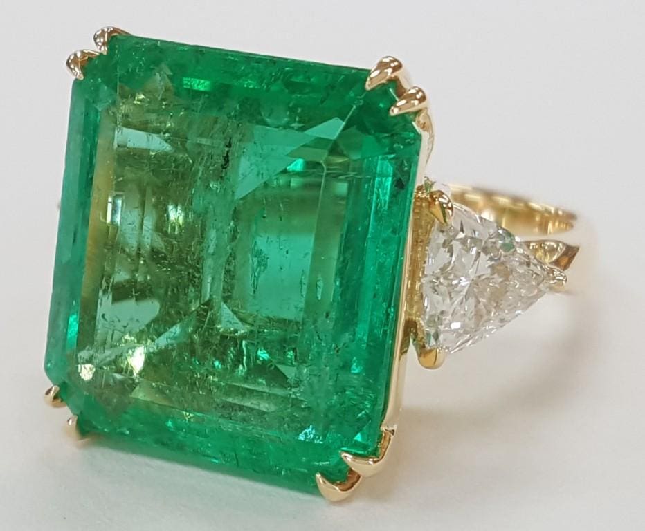 Colombian Minor Green Emerald Trillion Diamond 18k Gold Ring 14.85 ct Rtl $200K