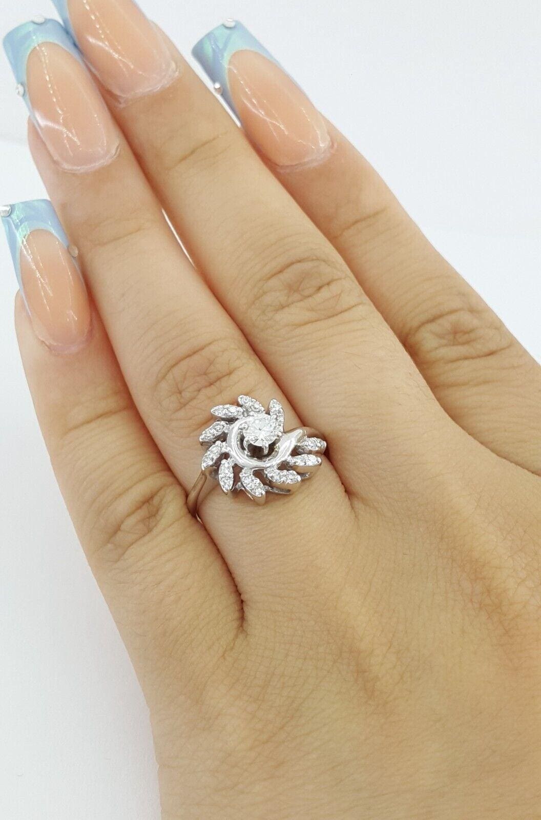Vintage Round Brilliant Diamond 0.5 ct 14K White Gold Engagement Statement Ring