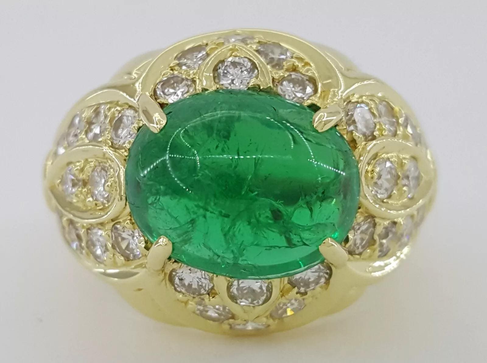 Vintage Sugarloaf Cabochon Green Emerald & Diamond 5.3 ct 18k Yellow Gold Ring