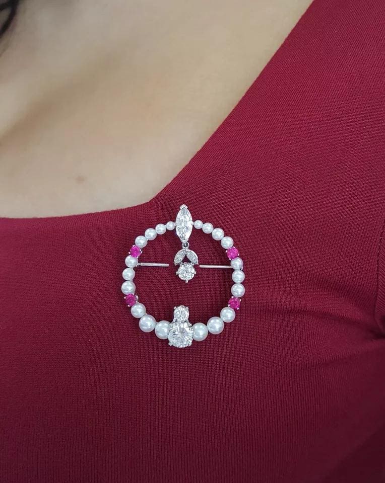 Vintage Diamond Pearl & Ruby Pin Brooch 2.57 ct 7.7 Grams Palladium & Platinum