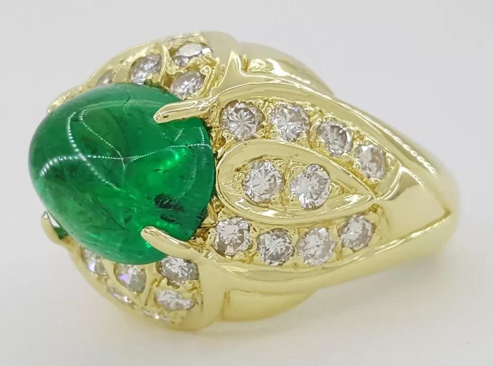 Vintage Sugarloaf Cabochon Green Emerald & Diamond 5.3 ct 18k Yellow Gold Ring