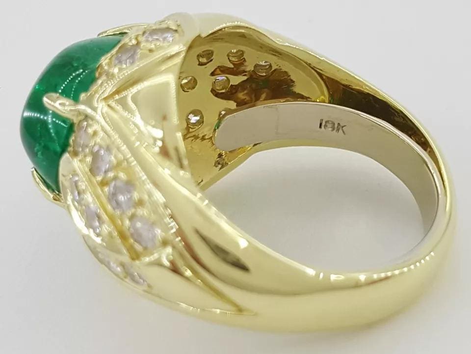 Vintage Sugarloaf Cabochon Green Emerald & Diamond 5.3 ct 18k Yellow Gold Ring