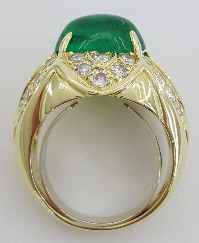 Vintage Sugarloaf Cabochon Green Emerald & Diamond 5.3 ct 18k Yellow Gold Ring