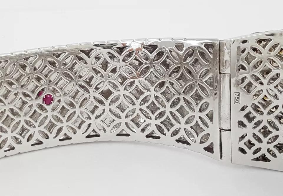 Roberto Coin Fantasia Collection Pave Diamond Bangle 94.3 Grams 18K Gold 27.8 ct