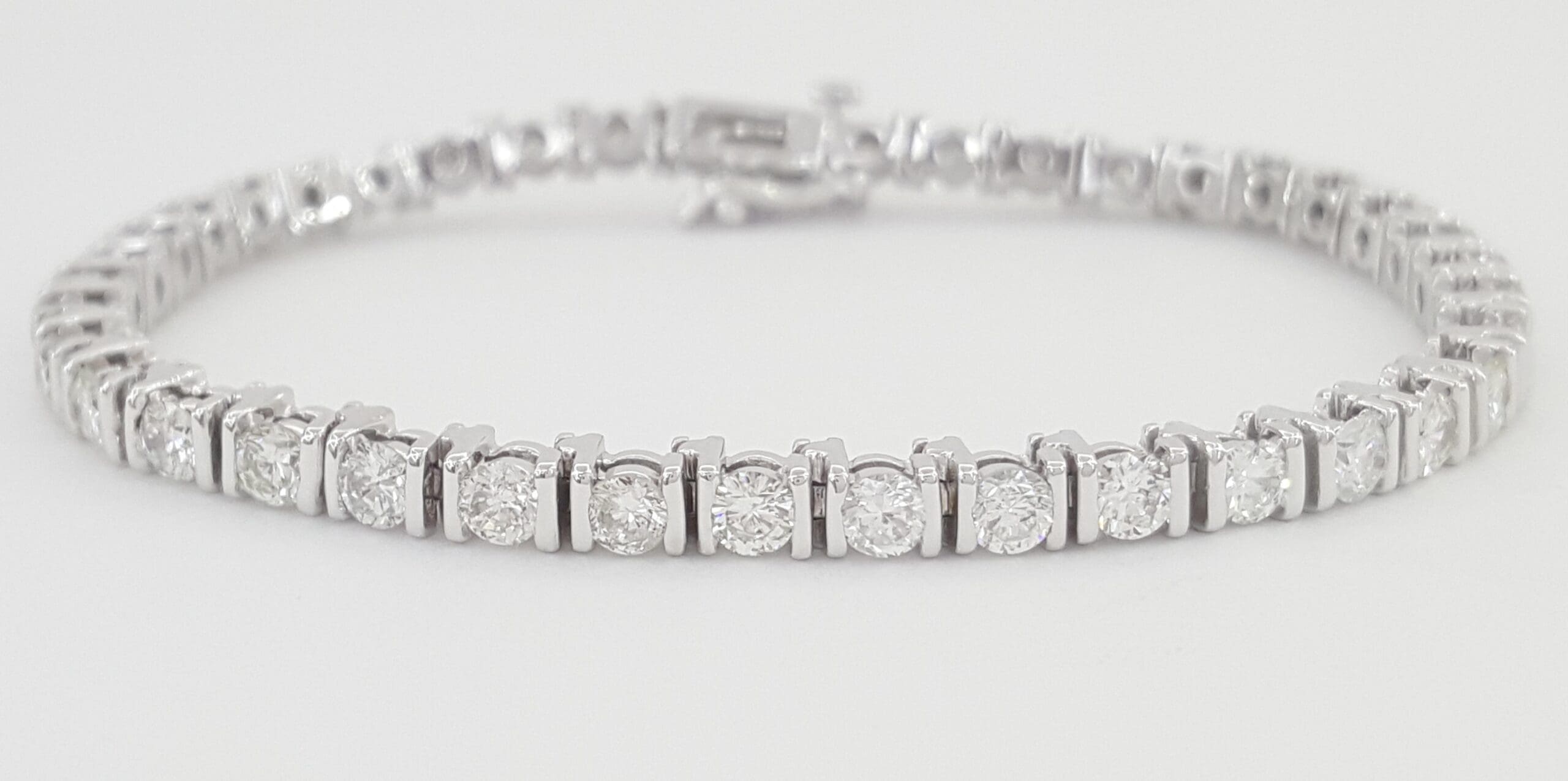 Round Brilliant Diamond Tennis Bracelet 5 ct Bar-Set 14K White Gold 7"