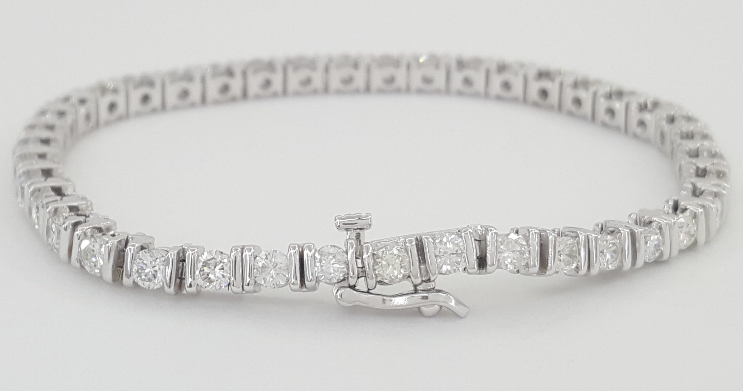 Round Brilliant Diamond Tennis Bracelet 5 ct Bar-Set 14K White Gold 7"